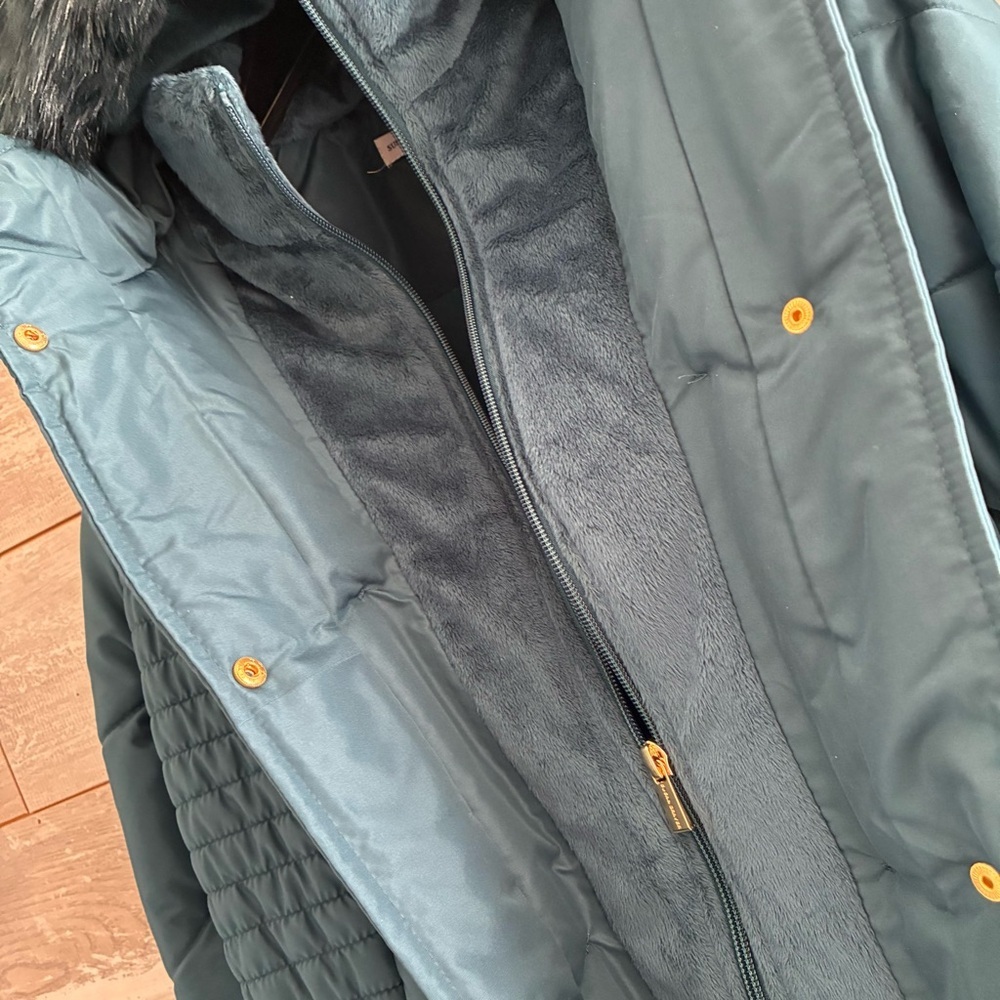 NWT Susan Graver Quilted Jacket w/ Removable Faux Fur Trimmed Hood - Picture 3 of 8